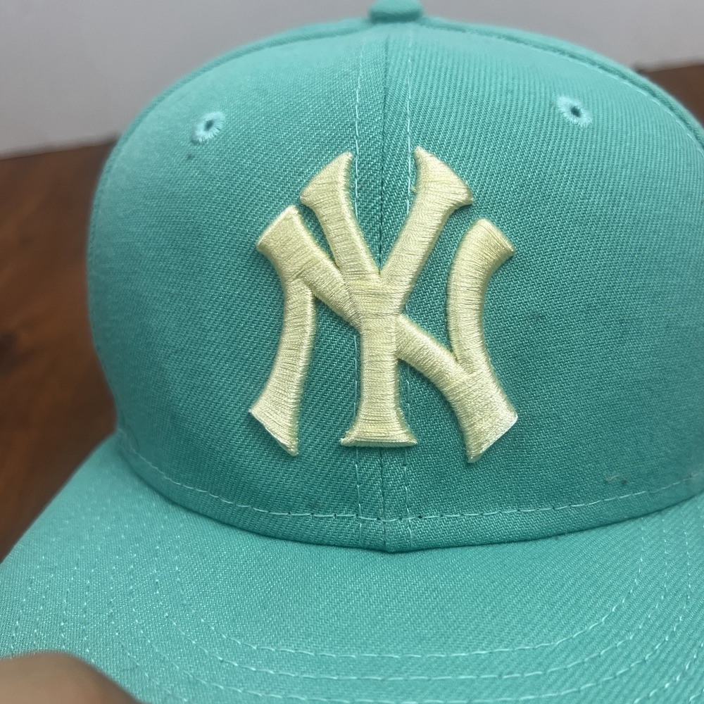 New Era Fitted New York Yankees Green Apple Side Patch Size 7 1/8 1977 All-Star